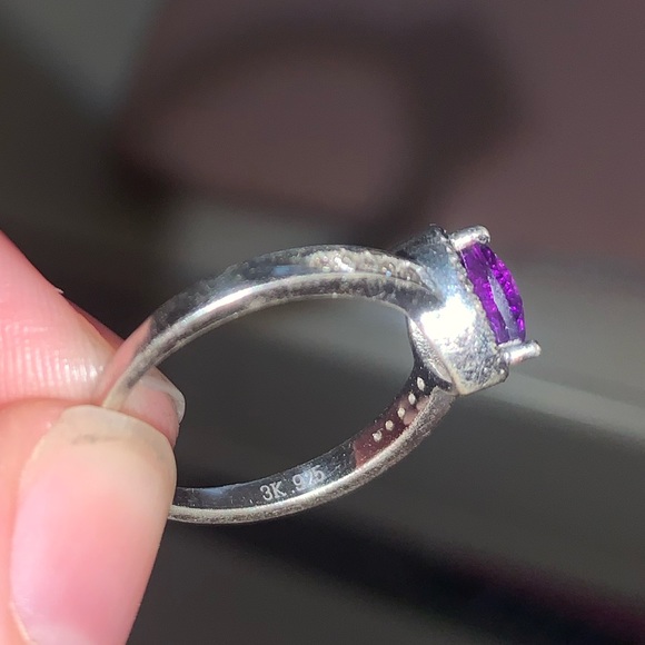 Sterling Silver Heart Shaped Purple Ring - Picture 4 of 4
